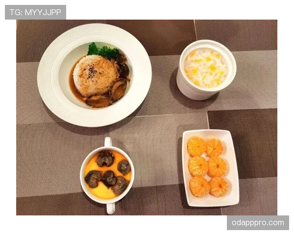 刷到埃琳·安德森家早晨那段视频，早餐盘比我一个月房租还讲究